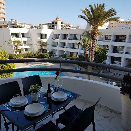 Casa Palmera: Beachside Retreat with Heated Pool and Sea Views Arona  Exterior photo